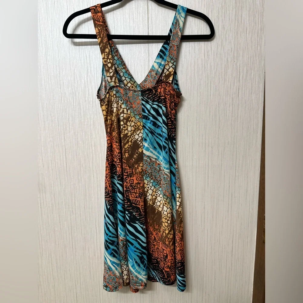 VENUS Y2K Colorful Animal Print With Iridescent Stones Vneck Front Size S - Picture 3 of 8